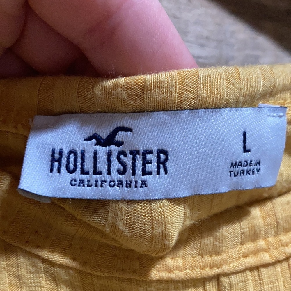Hollister Long Sleeve Crop Top - Picture 3 of 5